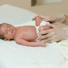Ile trwa rehabilitacja asymetrii u niemowlaka i co wpływa na czas?