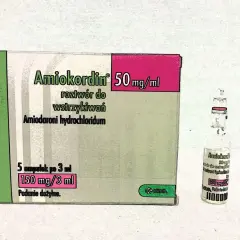Opakowanie leku Amiokordin, zawierające ampułki z roztworem do wstrzykiwań. Amiodaron w formie dożylnej.