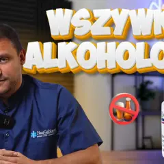 Mężczyzna w niebieskiej koszuli, obok buteleczka leku Disulfiram WZF, który może pomóc w walce z alkoholizmem. Napis "Wszywka alkoholowa" sugeruje metodę leczenia.