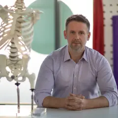 Gdzie przyjmuje Jerzy Kotowicz? Sprawdź adresy wizyt w Warszawie