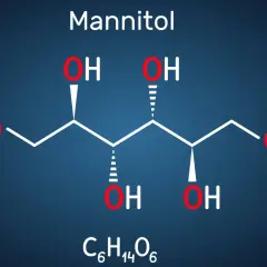 Struktura chemiczna mannitolu (C₆H₁₄O₆) z grupami hydroksylowymi.