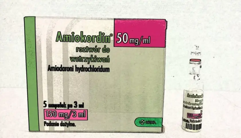 Opakowanie leku Amiokordin, zawierające ampułki z roztworem do wstrzykiwań. Amiodaron w formie dożylnej.