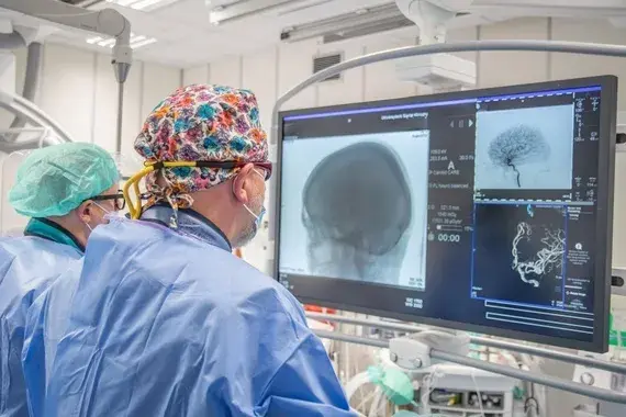 Neurochirurg Maciej Miś - gdzie przyjmuje i jak umówić wizytę?