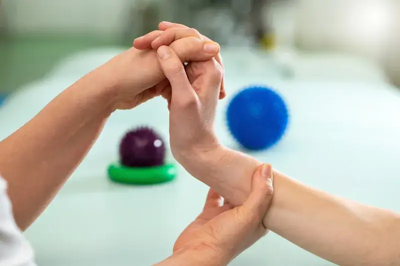 Zdjęcie Ile trwa rehabilitacja dzienna? Poznaj kluczowe informacje i fakty