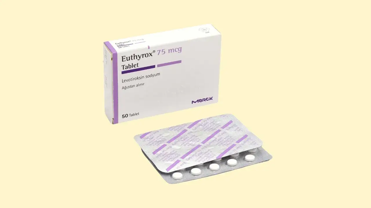 Opakowanie i blister z tabletkami Euthyrox 75 mcg, lekiem zawierającym lewotyroksynę sodu.