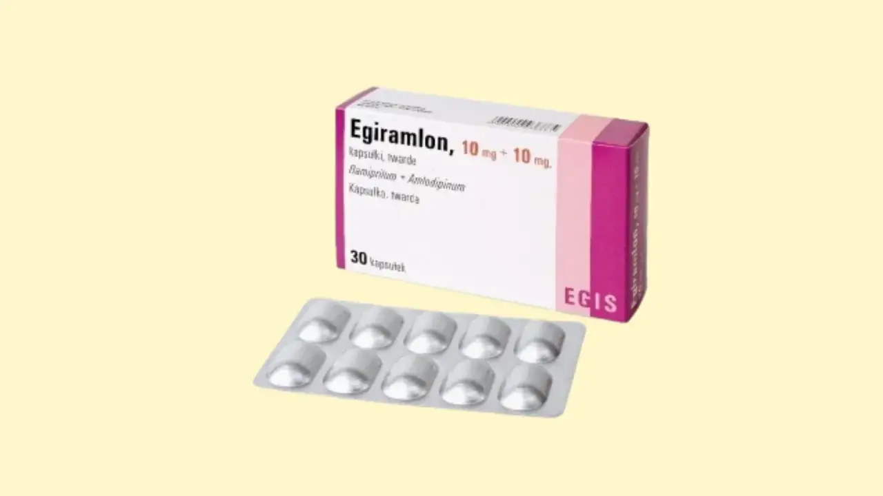 Opakowanie leku Egiramlon 10 mg + 10 mg, zawierające 30 kapsułek w blistrze.
